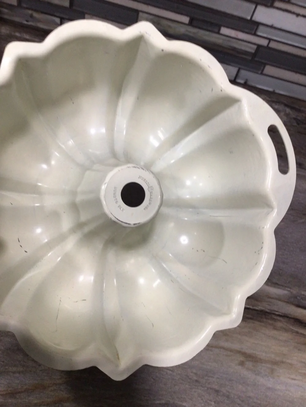 Vintage Nordic Ware Green Bundt Pan 10” Aluminum Nonstick Fluted Tube Cake Mold